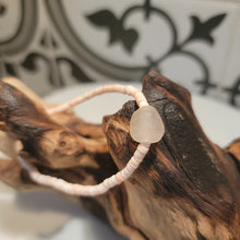 Load image into Gallery viewer, Soft pink luhuanus shell accent bracelet
