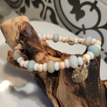 Load image into Gallery viewer, Sea glass inspired bracelet
