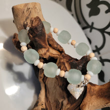 Load image into Gallery viewer, Sea glass with among pong pearl shell Bracelet
