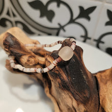 Load image into Gallery viewer, Delicate pen shell With rose glass Bracelet
